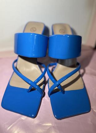 Босоножки в 38 размере