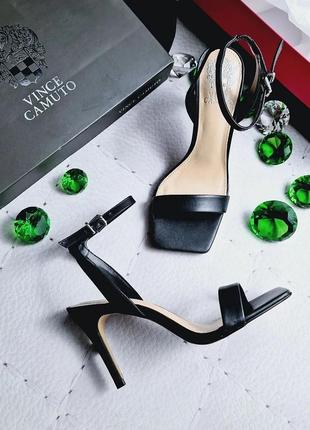 Vince camuto оригинал черные кожаные босоножки на шпильке