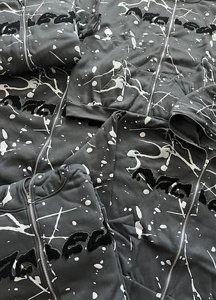 Zip hoodie