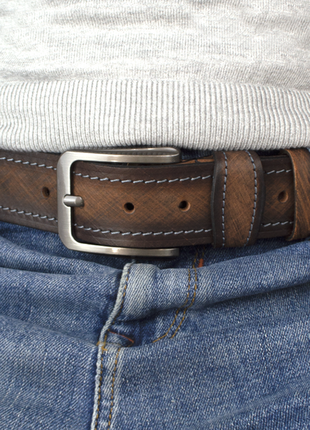 Ремень мужской кожаный под джинсы коричневый sf-4011 (130 см)10 фото