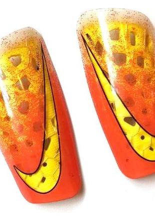 Щитки nike mercurial lite помаранчеві щитки футбольні найк меркуріал лайт щитки на ноги для футболу універсальний розмір4 фото