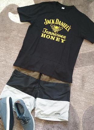 Чорна оригінальна чоловіча футболка