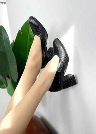 Изысканные кожаные лакированные замшевые туфли питон змея рептилия на удобных утолщенных каблуках черные бежевые9 фото