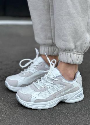 Жіночі кросівки дуже стильні 🔥