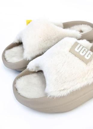 Женские бежевые с белым ugg ugg тапочки2 фото