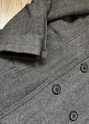 Серое шерстяное мужское пальто8 фото