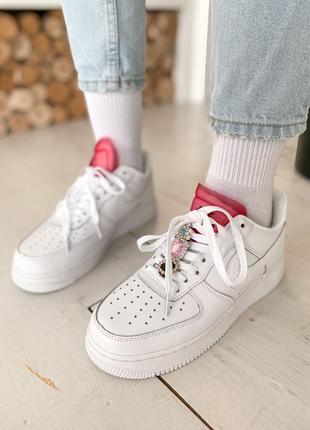 Шикарні кросівки nike air force 1 lx white lace red кросівки2 фото