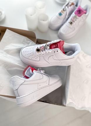 Шикарні кросівки nike air force 1 lx white lace red кросівки6 фото