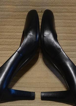 Благородные черные кожаные лодочки на высоком каблуке geox respira италия 39 р.5 фото