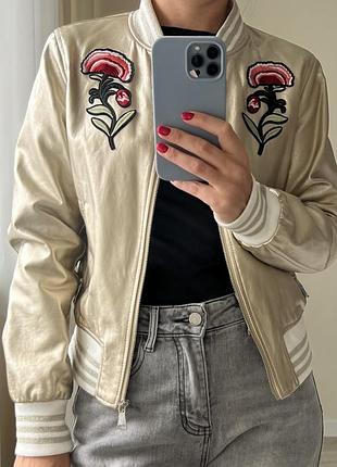 Продам стильную ветровку