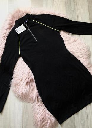 Розкішне спортивне плаття по фігурі