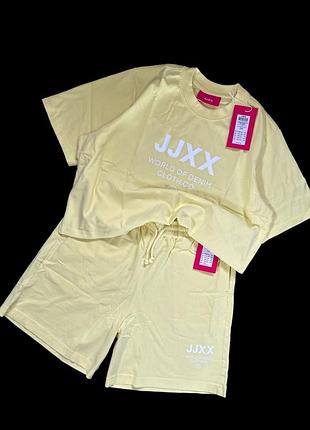 Летний костюм