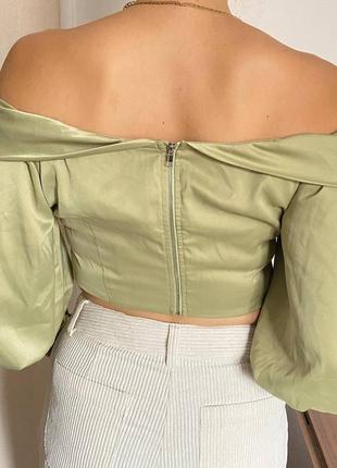Новая женская блуза топ фисташкового цвета с обнаженными плечами нарядная можно блуза сатиновый топ4 фото