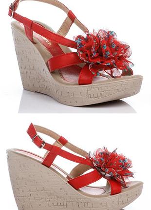 Новые босоножки на танкетке 24,3 см