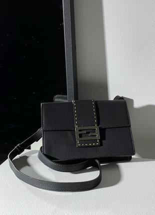 Жіноча сумка 👜 fendi flat baguette black leather bag