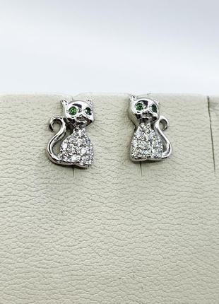 Сережки-пуссеты серебряные с кубическим цирконием "кошечка" 2 г