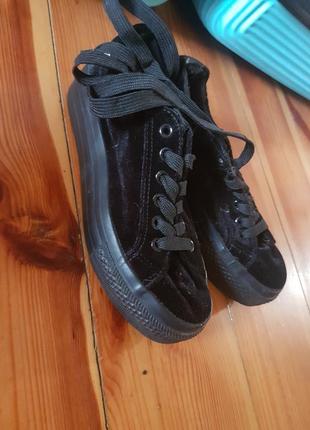 Бархатные кеды sinsay