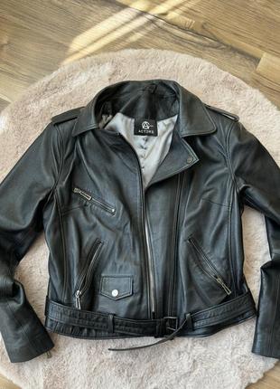 Шкіряна куртка actors