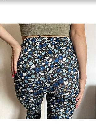 Женские брюки лосины с разрезами в цветочный принт2 фото
