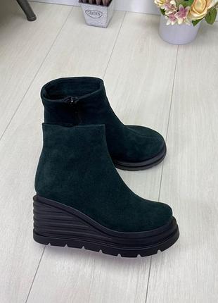Черевики демісезонні, черевики на танкетці, натуральна замша, чоботи
