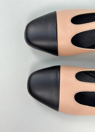 Туфли женские кожаные карамельные с черными вставками3 фото