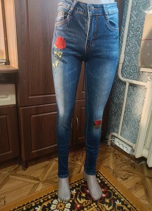 Джинси 👖👖👖 новые.