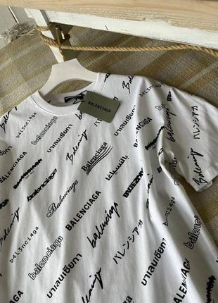 Футболка в стиле balenciaga с надписями черная белая2 фото