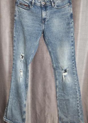 Джинсы рванки от колена клеш tommy hilfiger 27/30