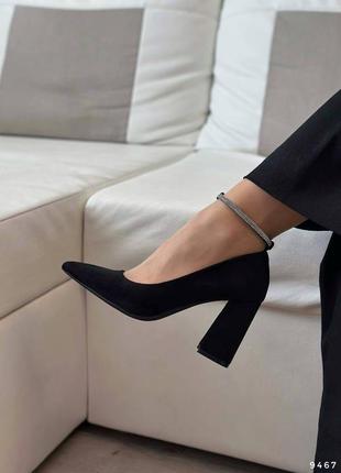 Замшеві жіночі туфлі з ремінцем чорні, еко-замша10 фото