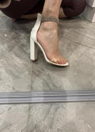 Босоніжки зі стразами