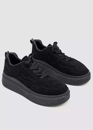 Женские замшевые кроссовки