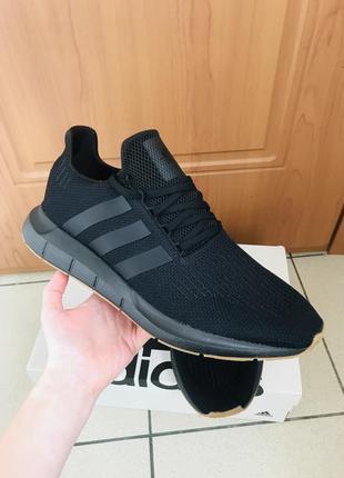 Оригінальні кросівки adidas swift run 1.0 shoes black ie7476