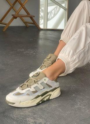 Жіночі кросівки adidas originals niteball off white