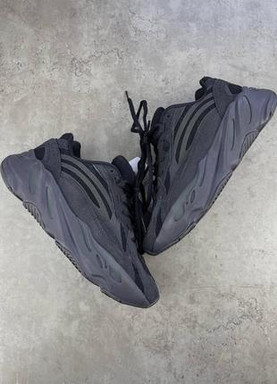 Женские кроссовки 
adidas yeezy 7002 фото