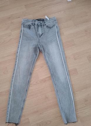 Джинсы скинни, серые со стразами,р.36-38