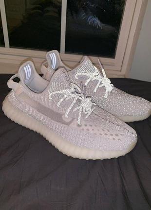 Жіночі кросівки 
adidas yeezy boost 350