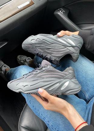 Женские кроссовки 
adidas yeezy 7008 фото