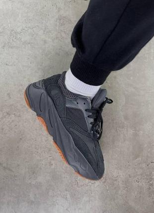 Женские кроссовки 
adidas yeezy 7004 фото