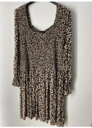 Красива леопардова сукня