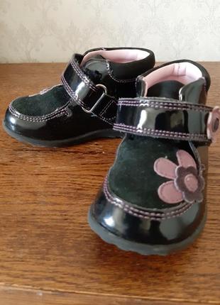 Черевички для дівчинки clarks