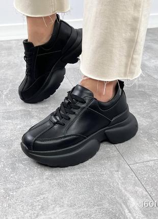 Черные женские кроссовки на высокой подошве утолщенной из натуральной кожи5 фото