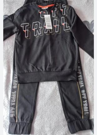 Спортивный костюм