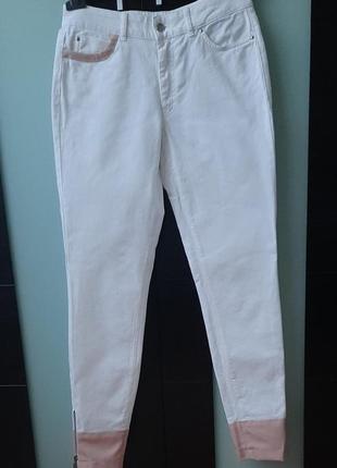 Джинси (брюки, штани) білого  кольору, декоровані вставками із...1 фото