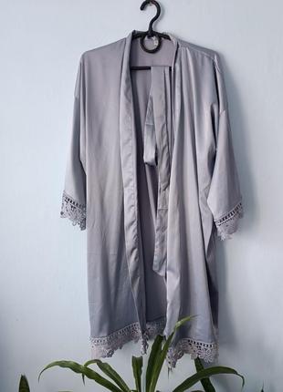 Халат домашній накидка атласний сірий бузковий одяг для дому