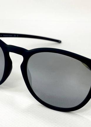 Сонцезахисні окуляри жіночі круглі в пластиковій матовій оправі з литими носоупорами і дзеркальними лінзами