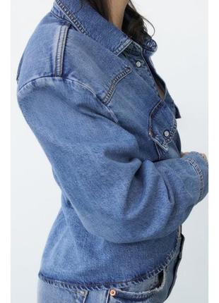 Джинсовая куртка с широкими плечами, тренд! джинсовый пиджак оверсайз3 фото