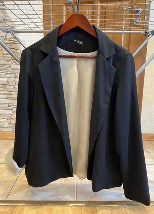 Черный пиджак