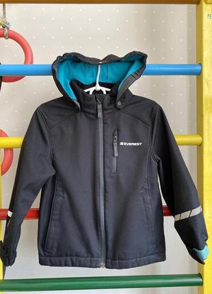 Противітрова куртка