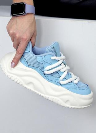 Круті молодіжні блакитні кросівки шкіра + сітка на білій потовщеній підошві