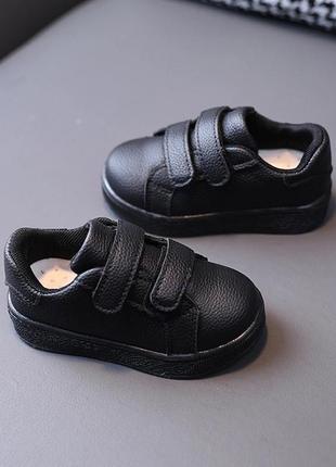 Стильные кроссовки на малышей2 фото